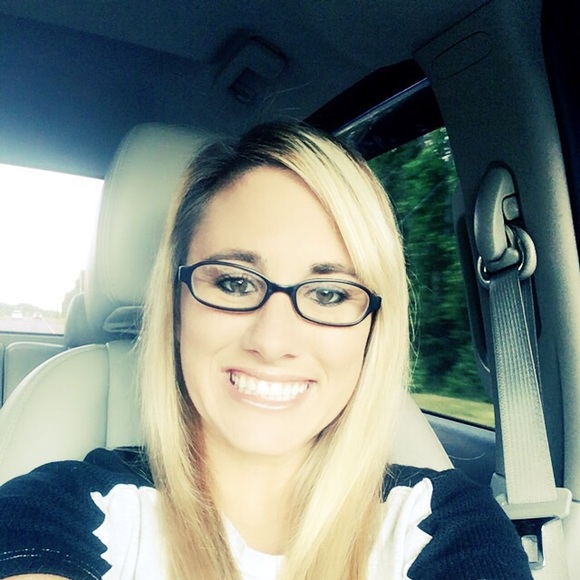 Meet your Posher, Josie - Picture 1 of 1